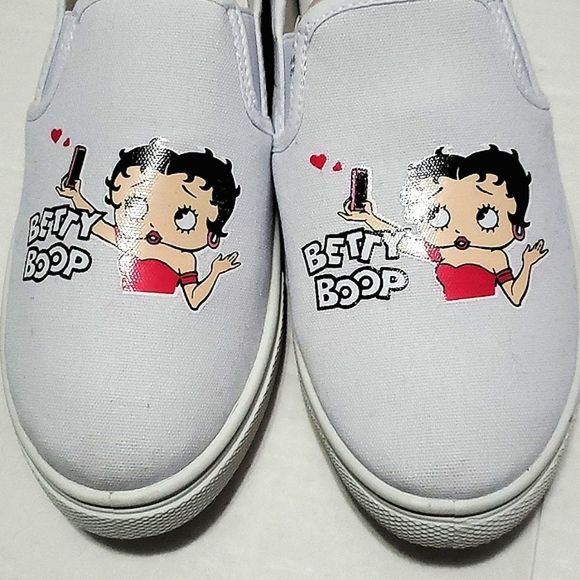 Betty Boop Selfie White Canvas Casual Slip On Sneakers - Picture 1 of 10